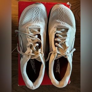 Altra Provision 4 white/burgundy